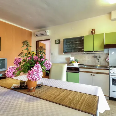 Amazing Apartment In Porec With Wifi Exterior photo