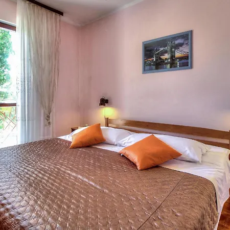 Amazing Apartment In Porec With Wifi Exterior photo