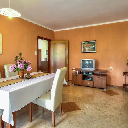 Amazing Apartment In Porec With Wifi Exterior photo