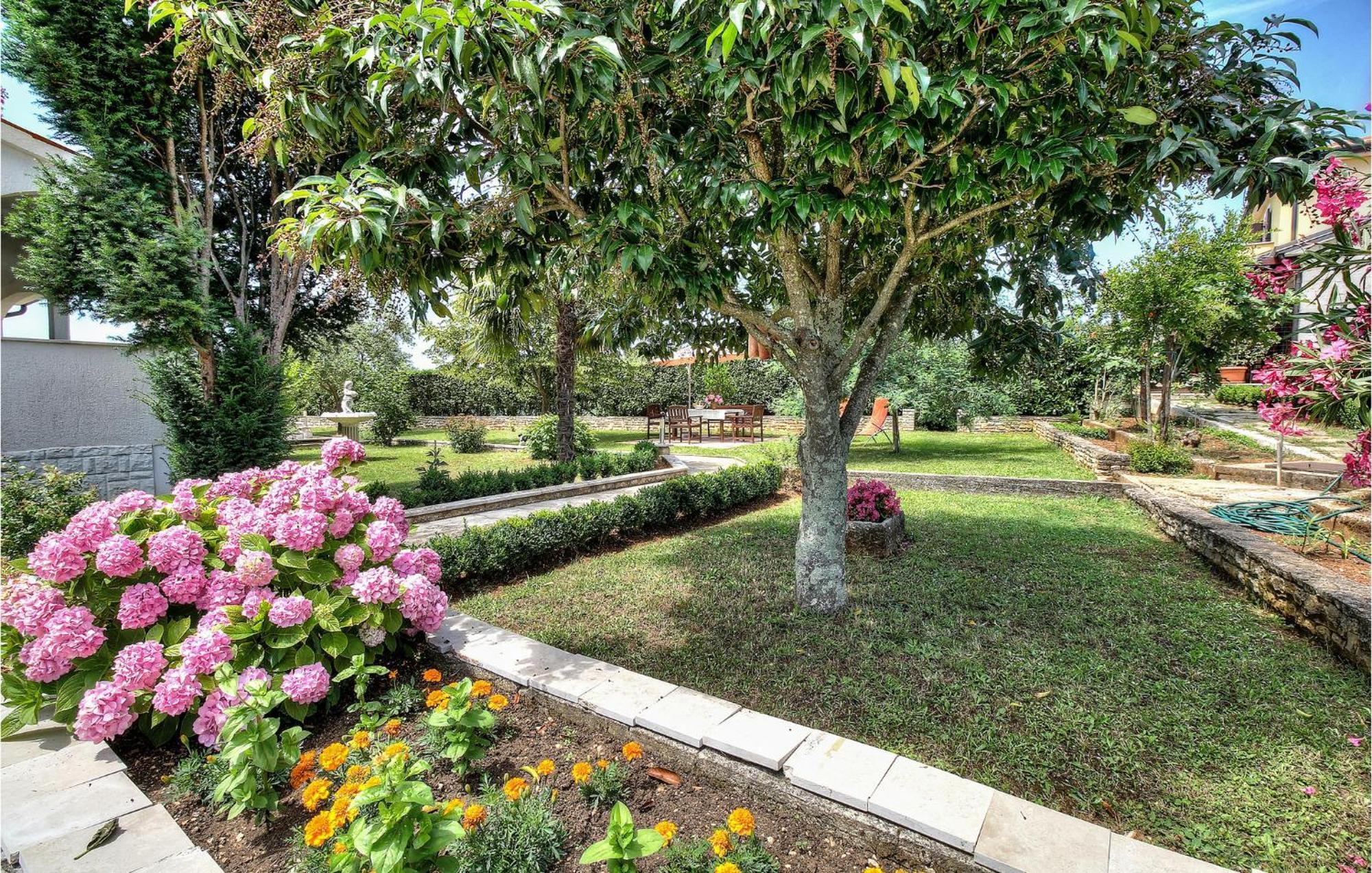 Amazing Apartment In Porec With Wifi