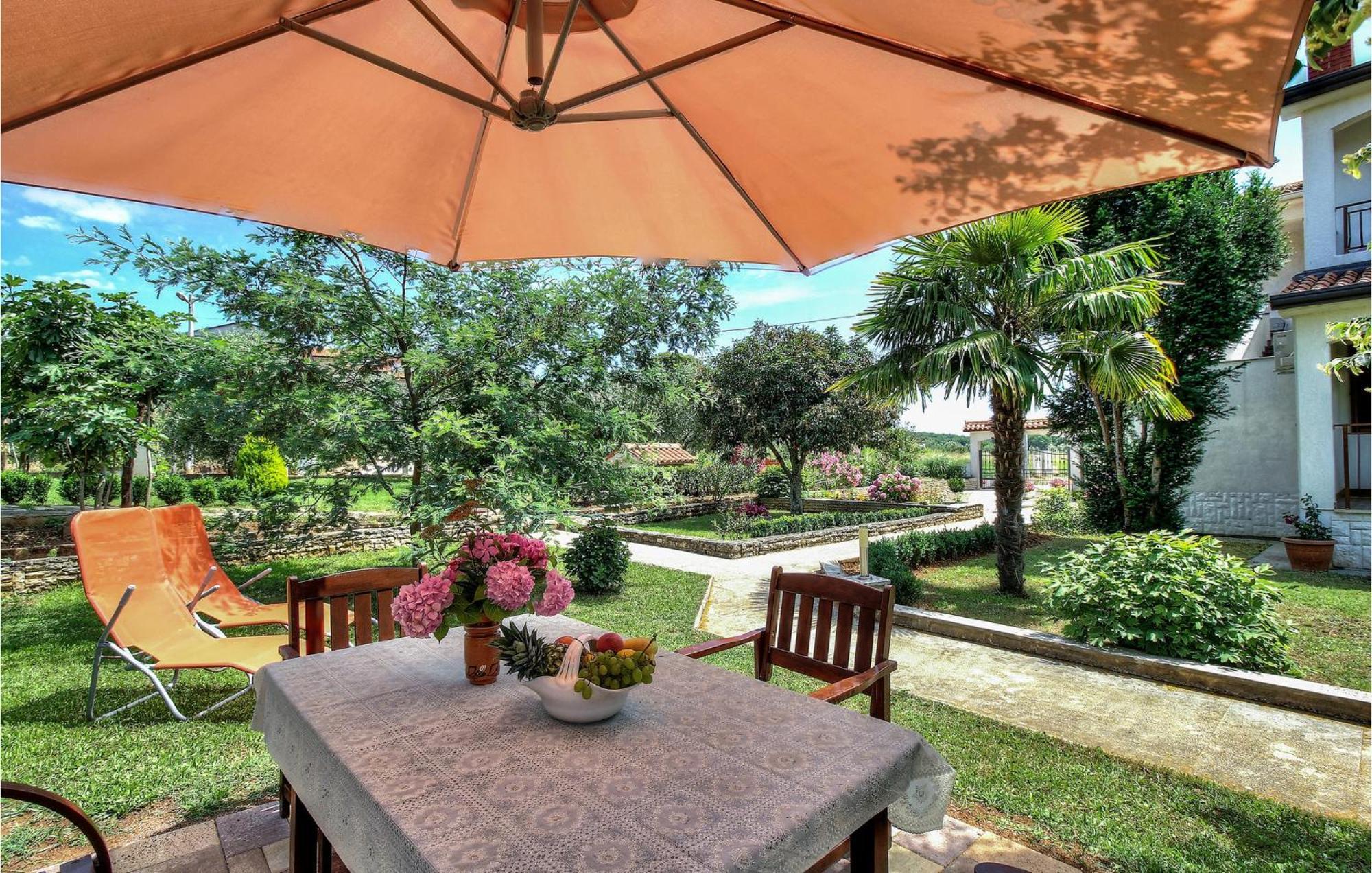 Amazing Apartment In Porec With Wifi Porec